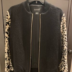 Leopard sleeve bomber